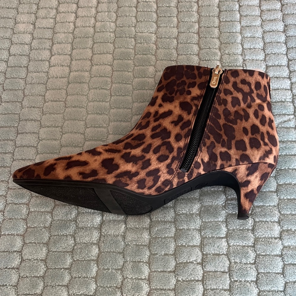 Sam Edelman Leopard Print Ankle Boots, never worn.